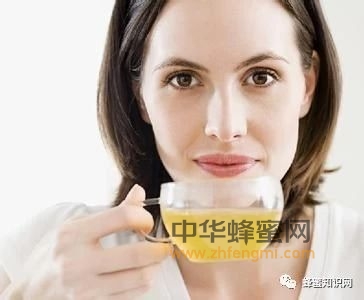 女性常喝蜂蜜，轻松做女神；今年三八节请叫女神节！