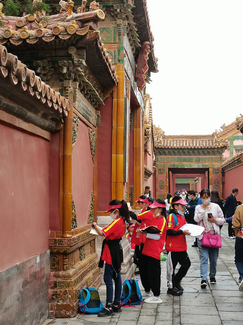 同升一面旗｜十一假期，游客们观看升旗后欢呼：“祝福祖国越来越好”