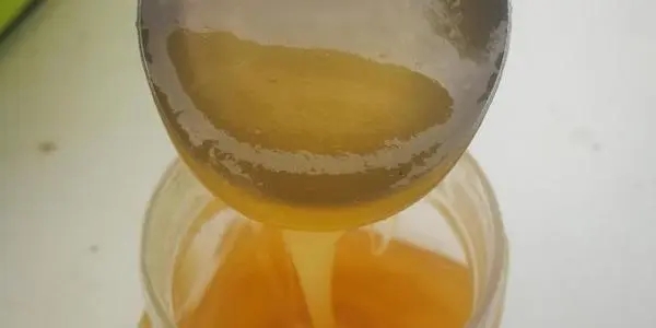 蜂蜜变质了是什么味道（如何判断蜂蜜变质没）